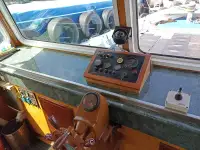 Kapal kerja kanggo didol