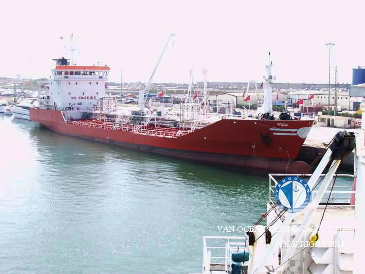 Kapal tanker minyak/bahan kimia kanggo didol