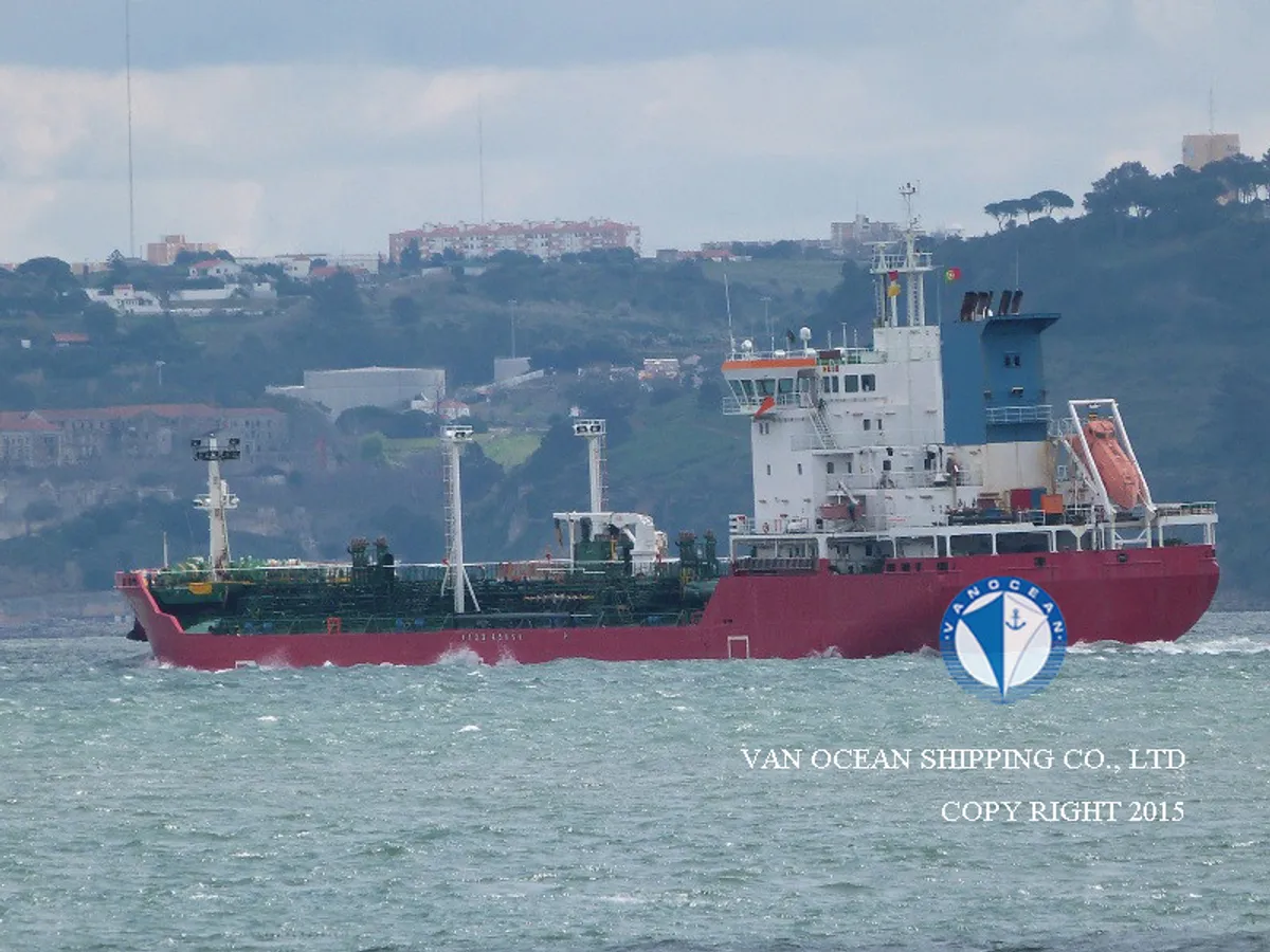 Kapal tanker minyak/bahan kimia kanggo didol