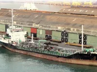 Kapal tanker minyak/bahan kimia kanggo didol