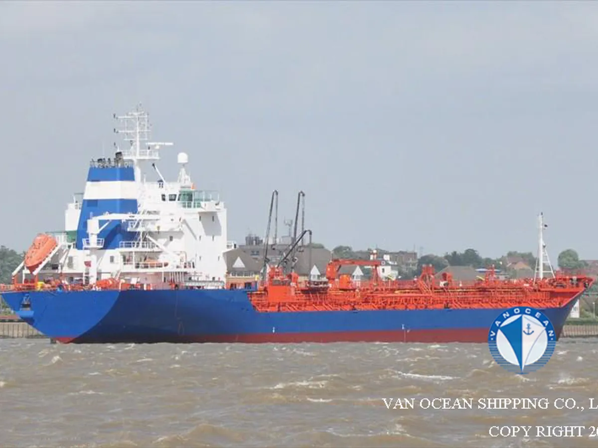 Kapal tanker minyak/bahan kimia kanggo didol