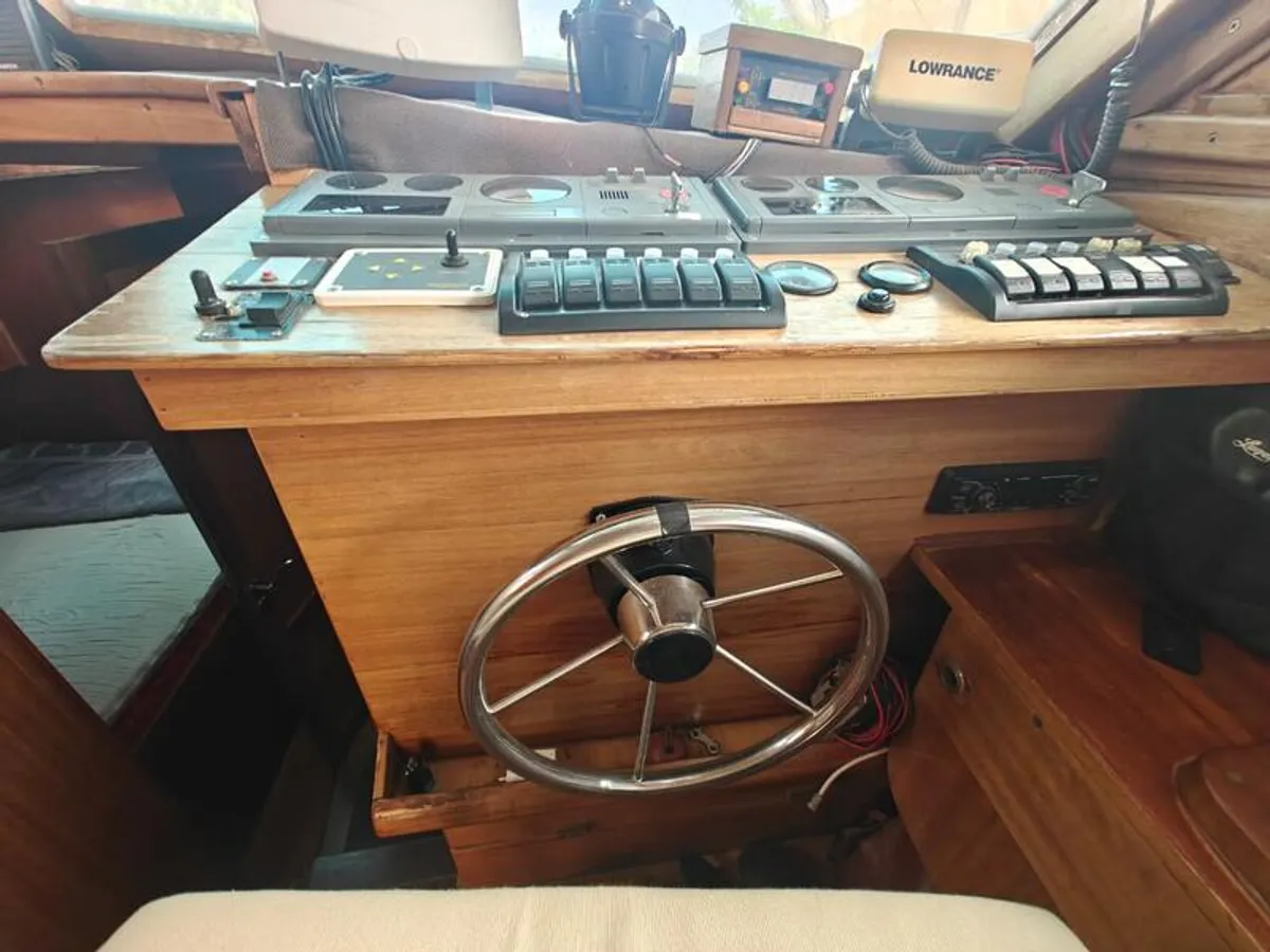 Kapal kerja kanggo didol