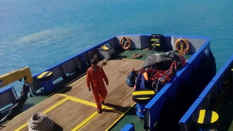 Kapal kerja kanggo didol