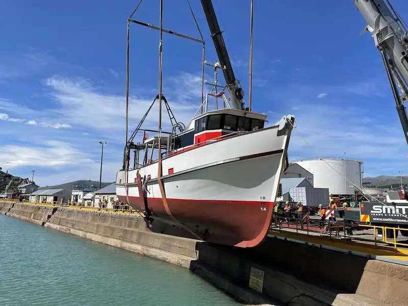 Kapal trawler kanggo didol