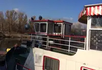 Kapal kontainer kanggo didol