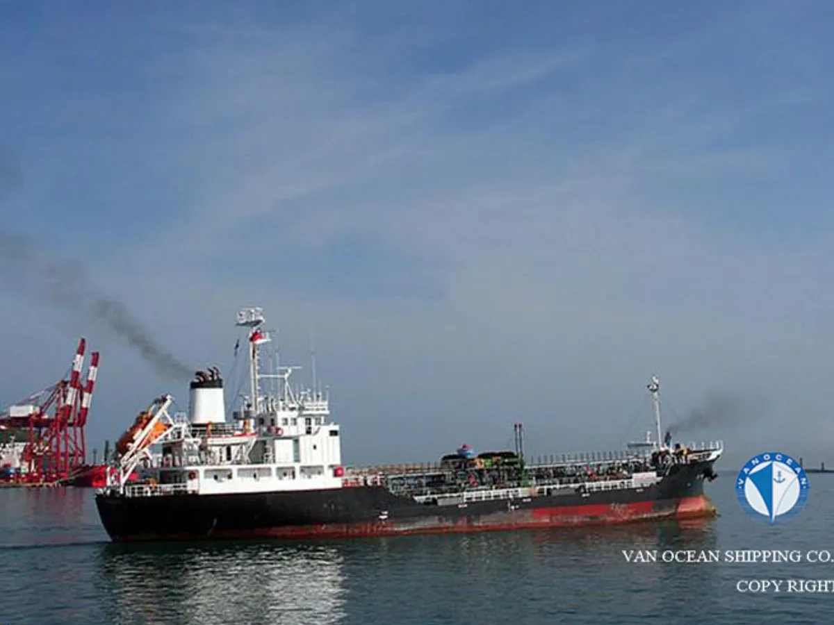 Kapal tanker minyak/bahan kimia kanggo didol