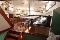 Hotel ngambang kanggo didol