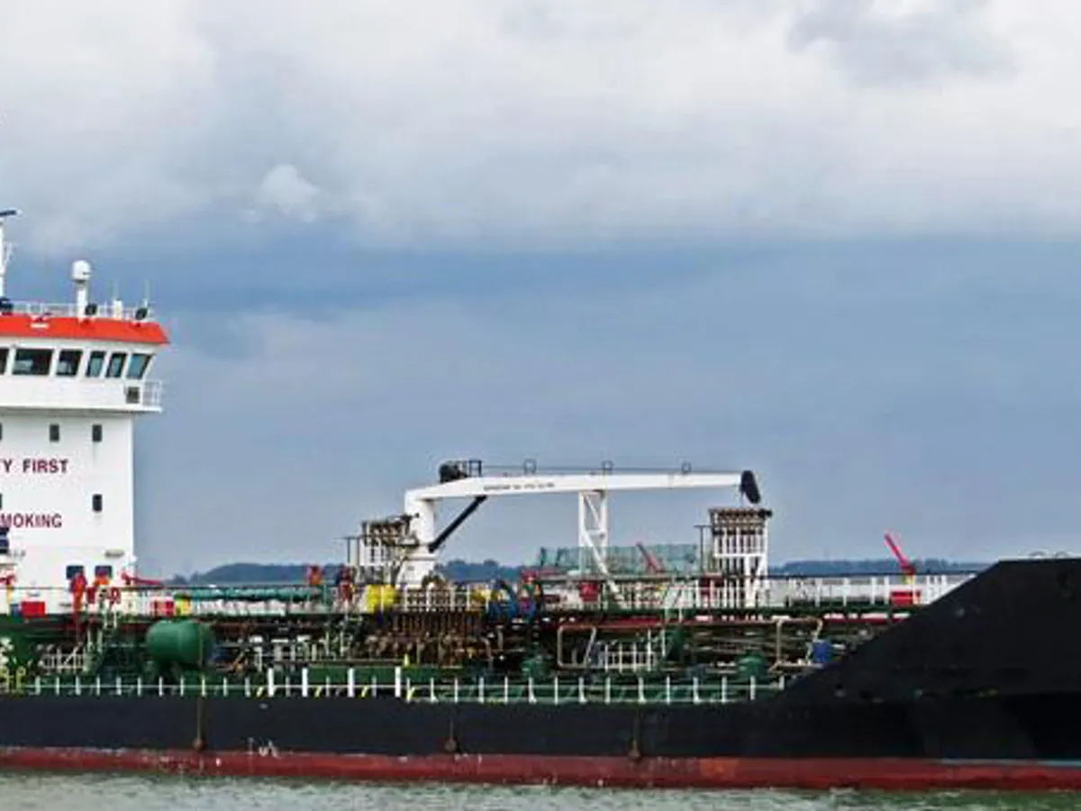 Kapal tanker minyak/bahan kimia kanggo didol