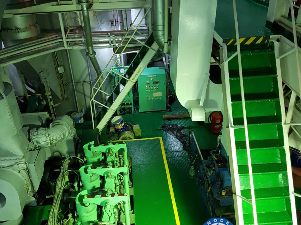 Kapal tanker minyak/bahan kimia kanggo didol