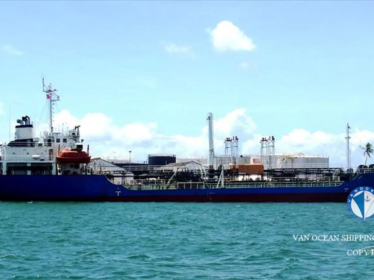 Kapal tanker minyak/bahan kimia kanggo didol