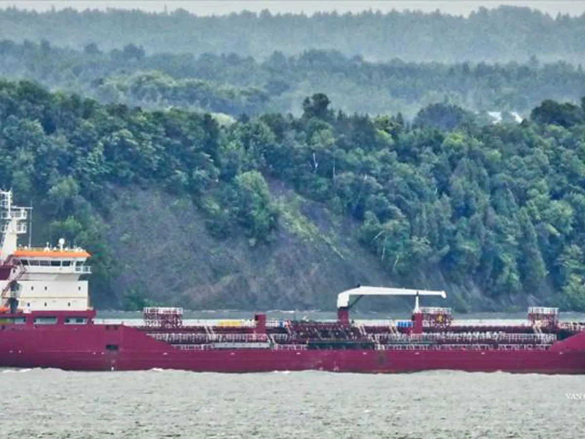 Kapal tanker minyak/bahan kimia kanggo didol