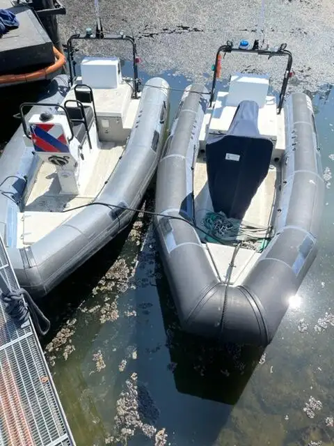 Kapal karet kaku kanggo didol