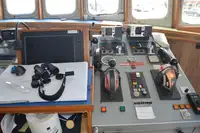 Kapal kontainer kanggo didol