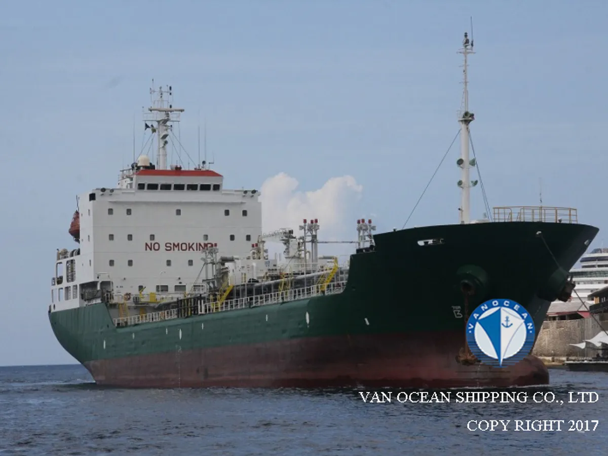 Kapal tanker minyak/bahan kimia kanggo didol