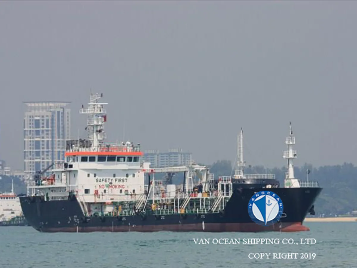 Kapal tanker minyak/bahan kimia kanggo didol