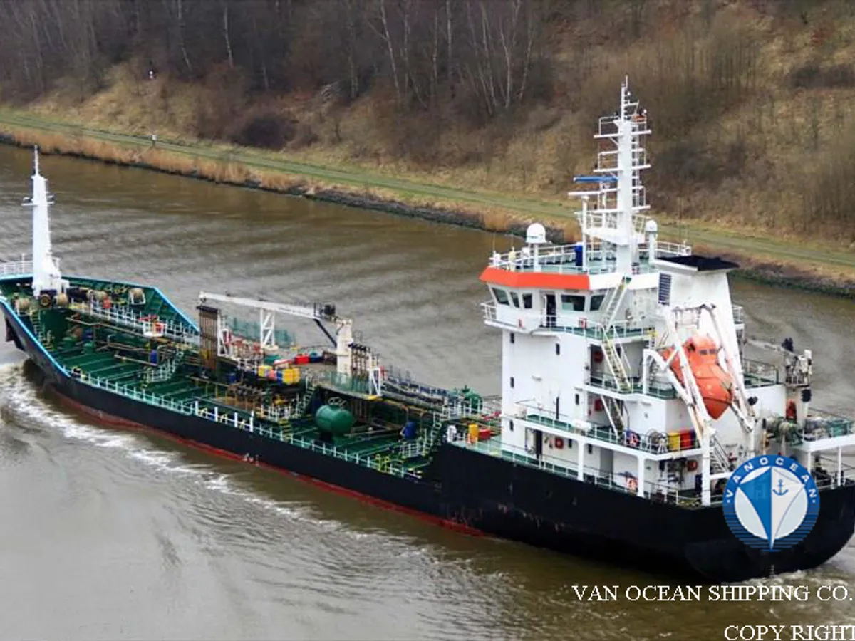 Kapal tanker minyak/bahan kimia kanggo didol