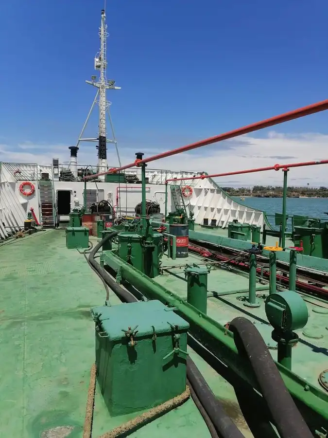 Kapal tanker minyak/bahan kimia kanggo didol