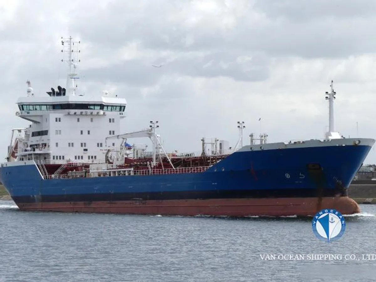 Kapal tanker minyak/bahan kimia kanggo didol