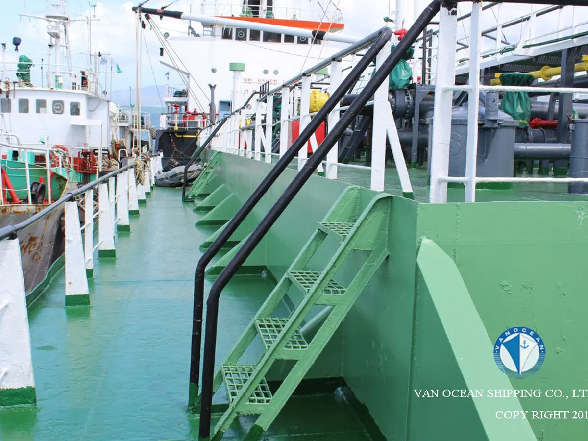 Kapal tanker minyak/bahan kimia kanggo didol