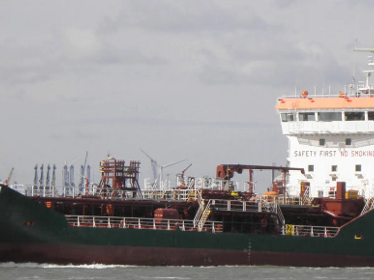 Kapal tanker minyak/bahan kimia kanggo didol