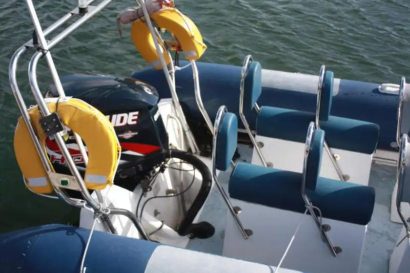 Kapal karet kaku kanggo didol