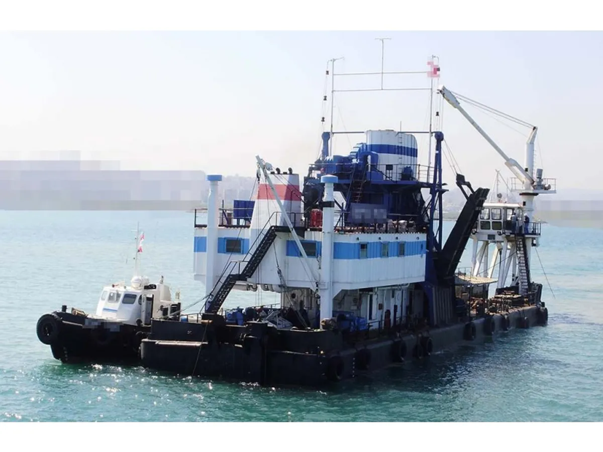 Kapal dredger kanggo didol