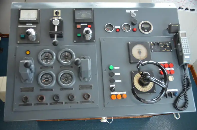 Kapal pasokan platform (PSV) kanggo didol