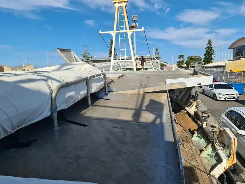 Kapal longliner kanggo didol