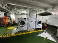 Kapal kontainer kanggo didol