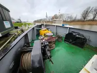 Kapal kerja kanggo didol