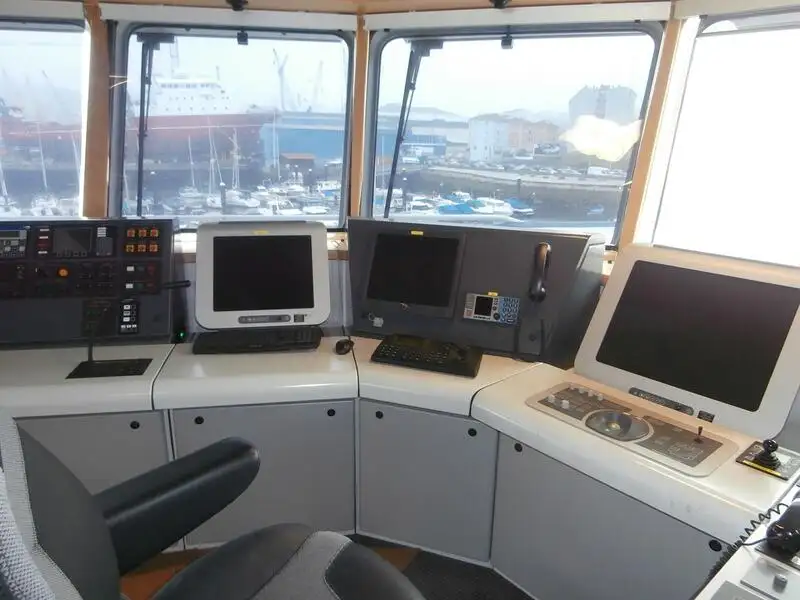 Kapal kontainer kanggo didol