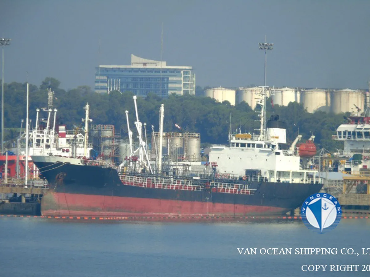 Kapal tanker minyak/bahan kimia kanggo didol