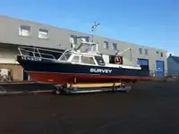 Kapal survey kanggo didol