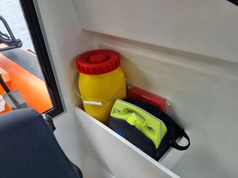 Kapal kontainer kanggo didol