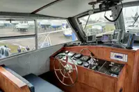 Kapal kerja kanggo didol