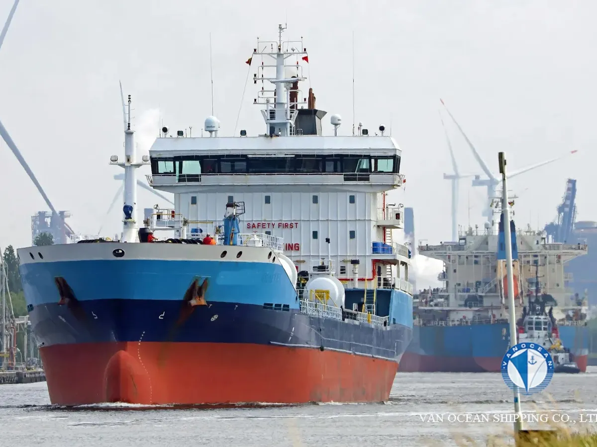 Kapal tanker minyak/bahan kimia kanggo didol