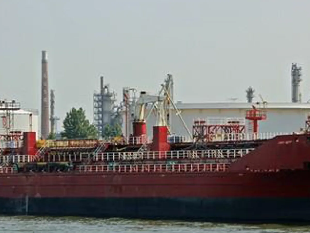 Kapal tanker minyak/bahan kimia kanggo didol