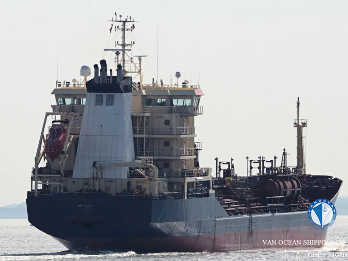 Kapal tanker minyak/bahan kimia kanggo didol