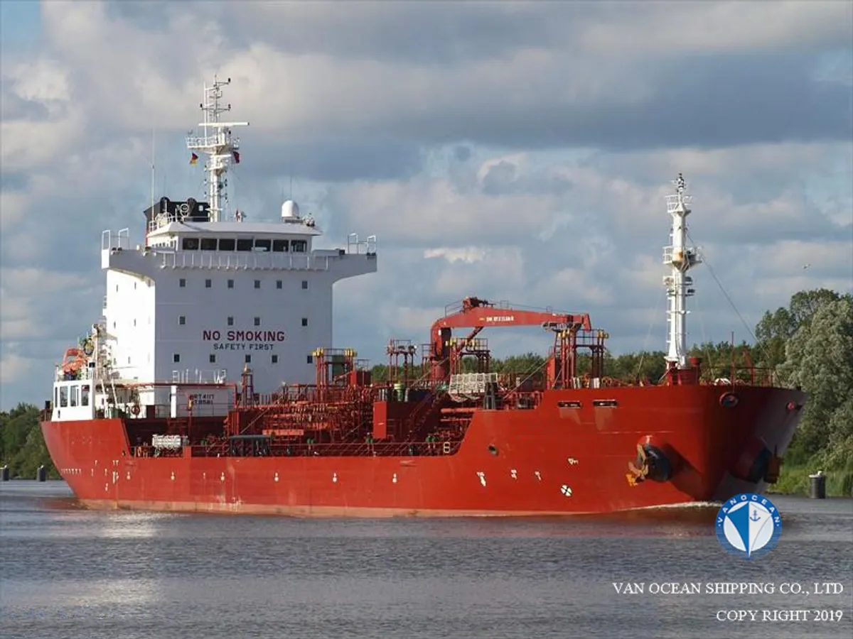 Kapal tanker minyak/bahan kimia kanggo didol