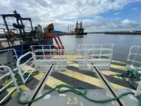 Kapal kontainer kanggo didol