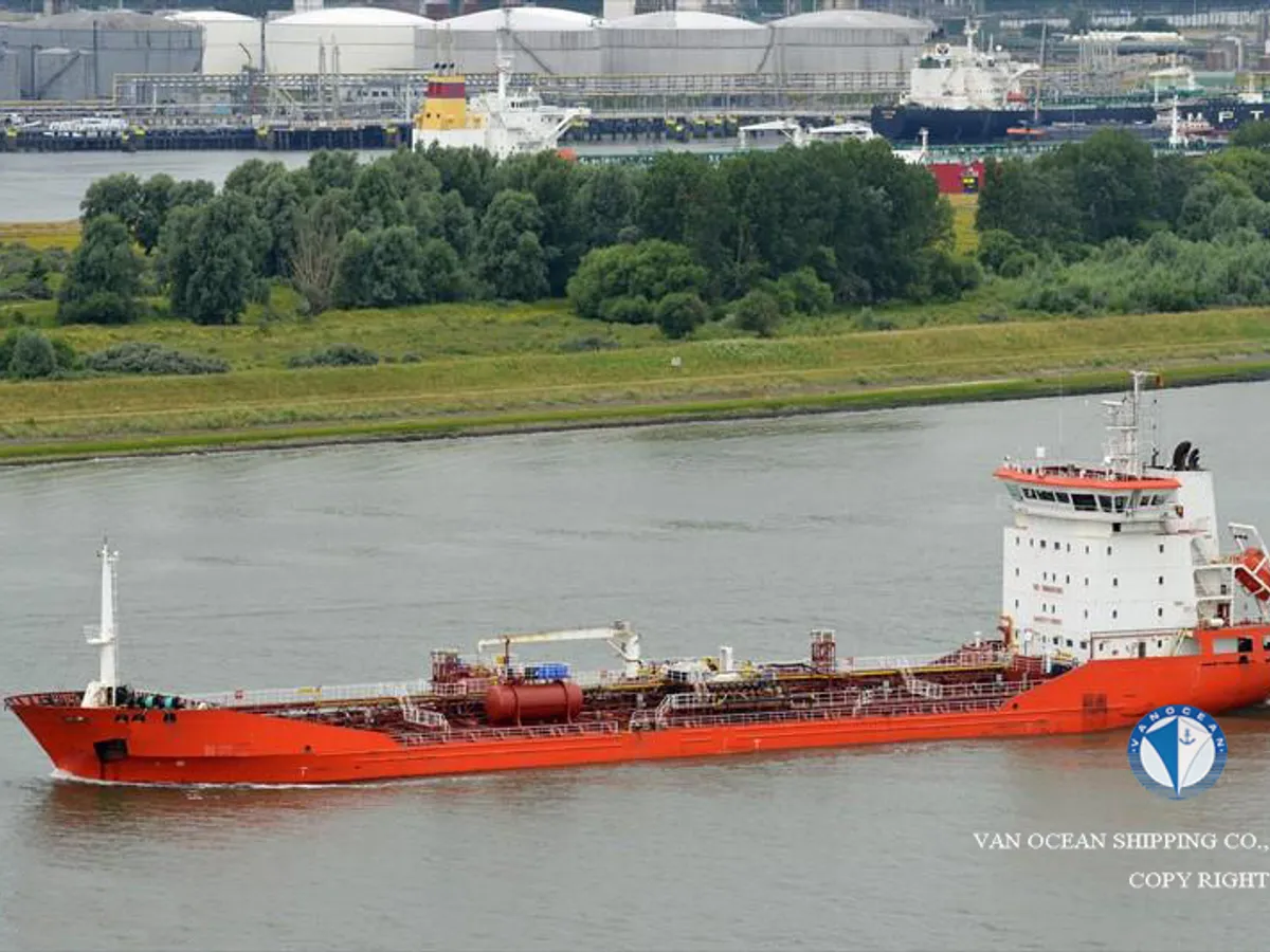 Kapal tanker minyak/bahan kimia kanggo didol
