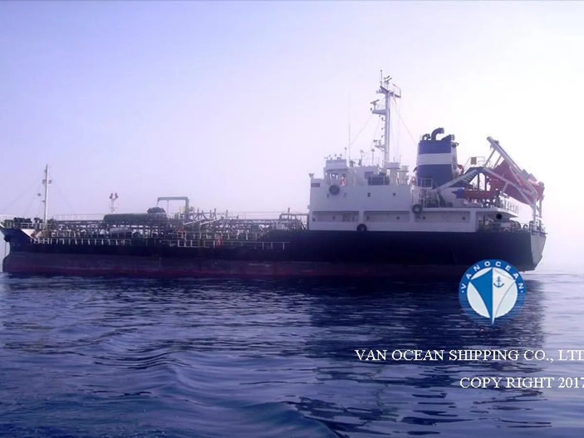 Kapal tanker minyak/bahan kimia kanggo didol