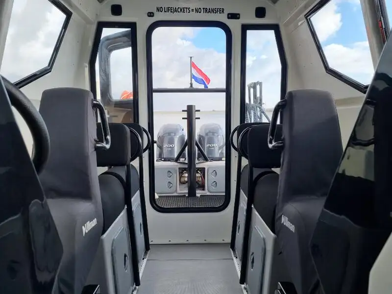 Kapal kontainer kanggo didol