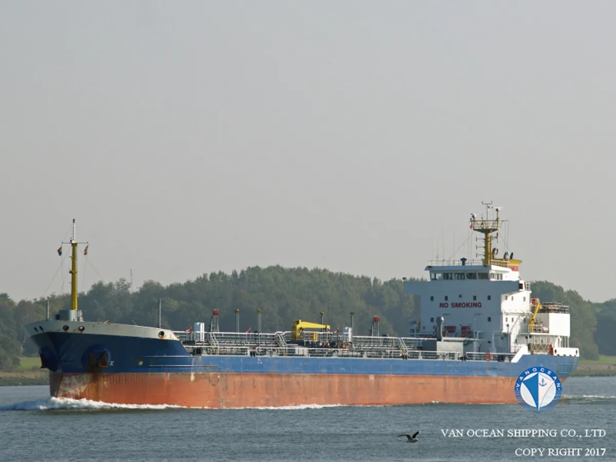 Kapal tanker minyak/bahan kimia kanggo didol