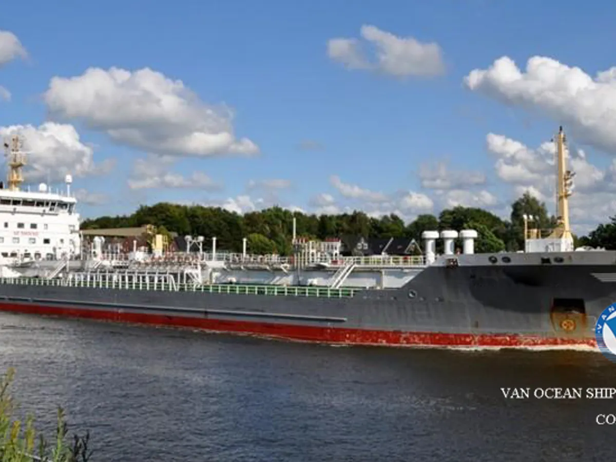 Kapal tanker minyak/bahan kimia kanggo didol