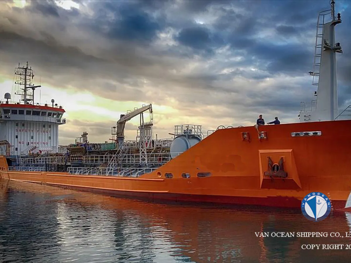 Kapal tanker minyak/bahan kimia kanggo didol