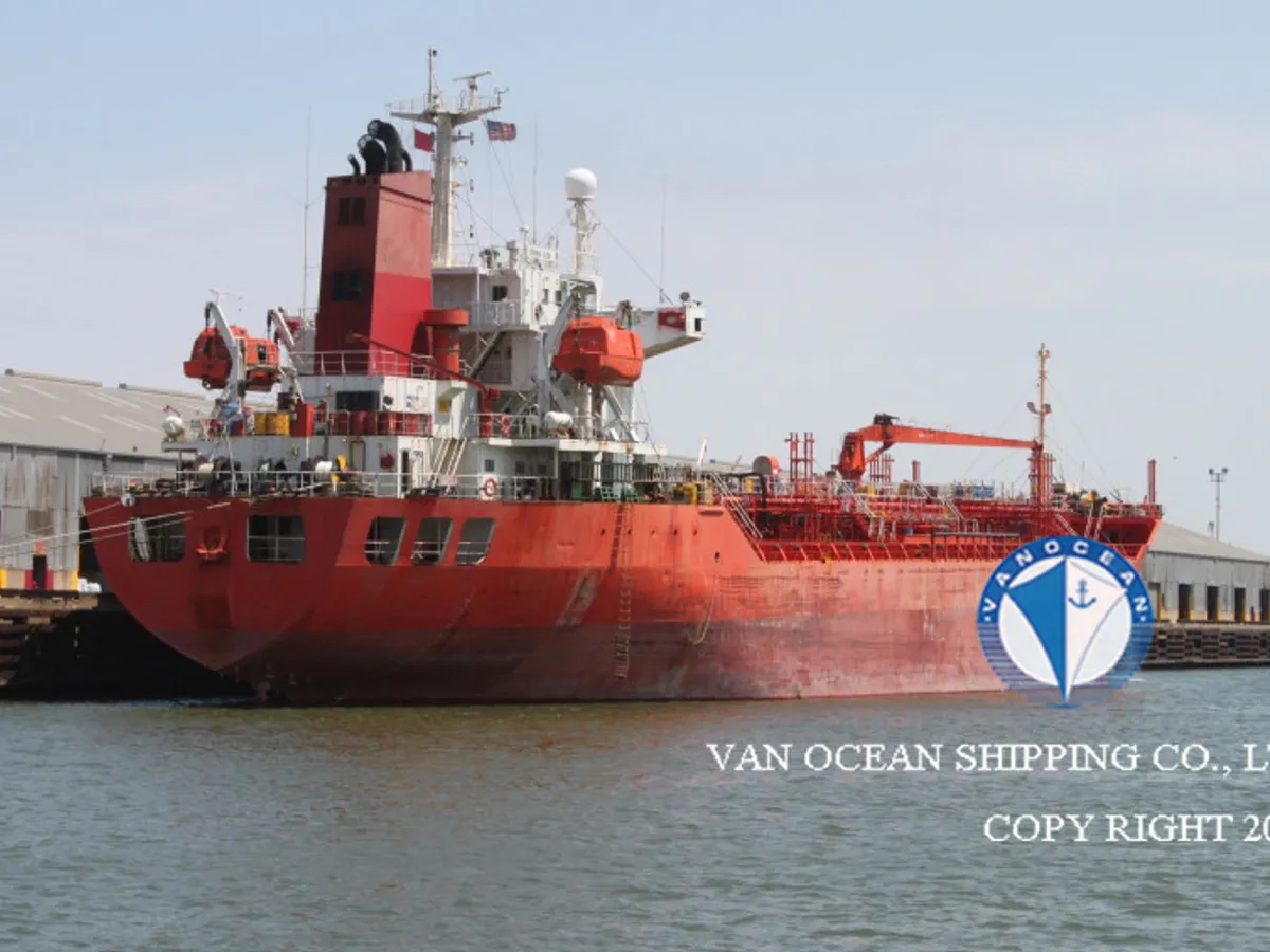 Kapal tanker minyak/bahan kimia kanggo didol