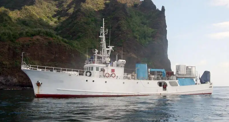 Kapal riset kanggo didol