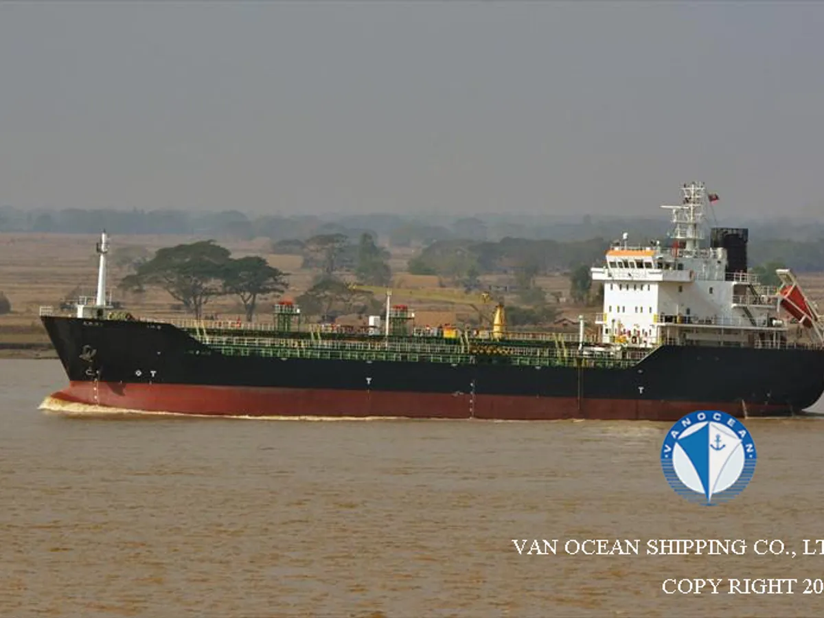 Kapal tanker minyak/bahan kimia kanggo didol