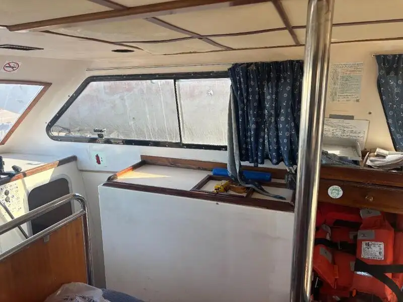 Kapal kerja kanggo didol
